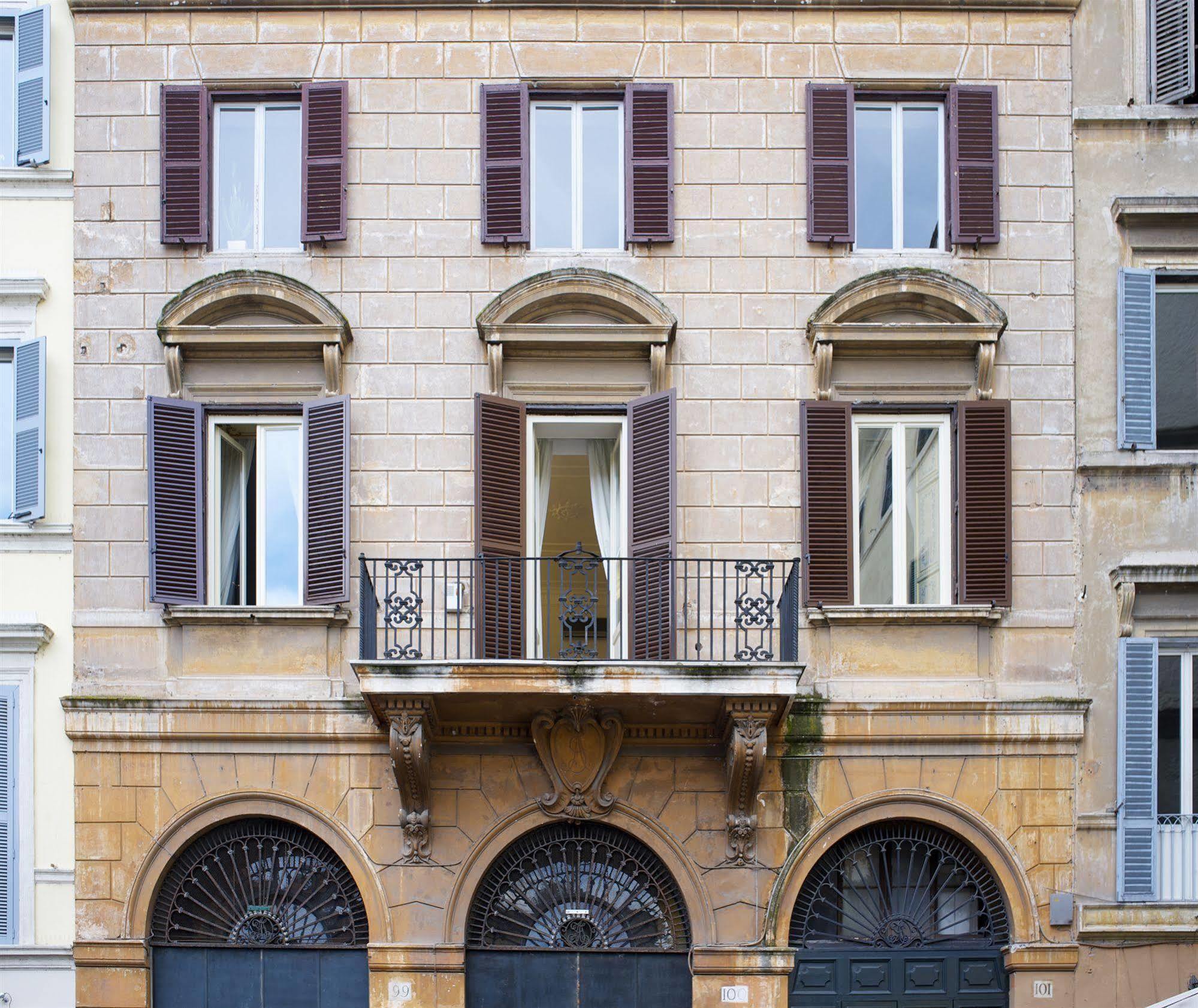 مبيت وإفطار روما أجنحة Piazza Farnese الفاخرة المظهر الخارجي الصورة